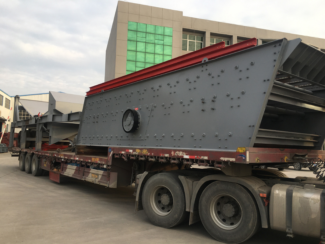 輪胎鄂破移動式破碎站發(fā)貨